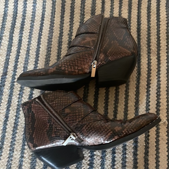 Snake print buckle bootie from treasure & bond. Size 7 - Picture 3 of 5